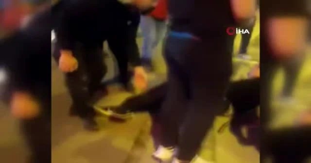 Lüks otomobil yayaların üzerine sürdü