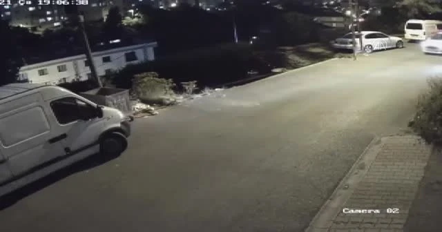Merdivenli sokağa giren araç takla attı