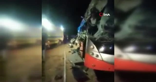 Mısır'da otobüs devrildi: 12 ölü 38 yaralı