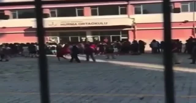 Okul müdürü öğrencilere hakaret etti! Velileri isyan ettiren olayda inceleme başlatıldı