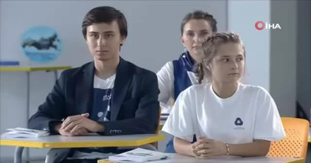 Rusya bu çocuğu konuşuyor: Putin'in tarih hatasını yüzüne vurdu