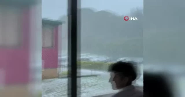Avustralya'da dünyanın en büyük dolusu yağdı
