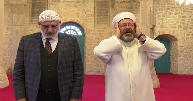 Diyanet İşleri Başkanı Erbaş, Şuşa'da ezan okudu