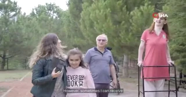 Dünyanın en uzun boylu kadını bir Türk: Rümeysa Geldi