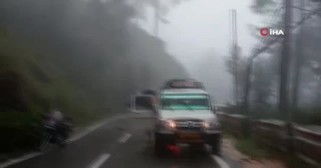 Hindistan'da sel ve toprak kayması: 16 ölü