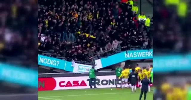 Hollanda'da galibiyet kutlaması sırasında tribün çöktü