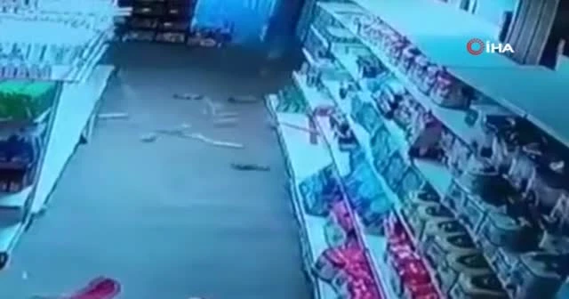 İran’da 5.7 büyüklüğünde deprem: 12 yaralı