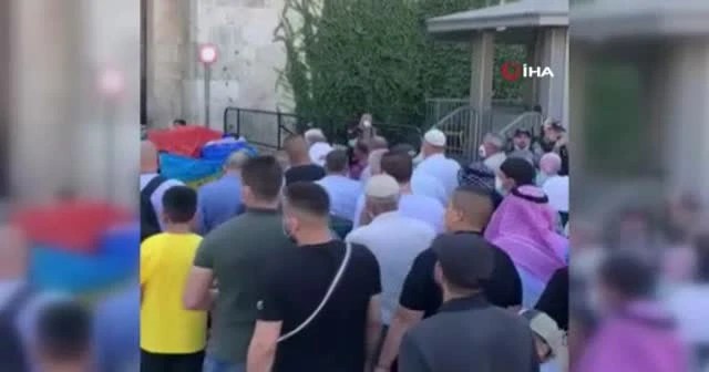 İsrail polisi Filistinlilerin Mescid-i Aksa’ya girişini engelledi
