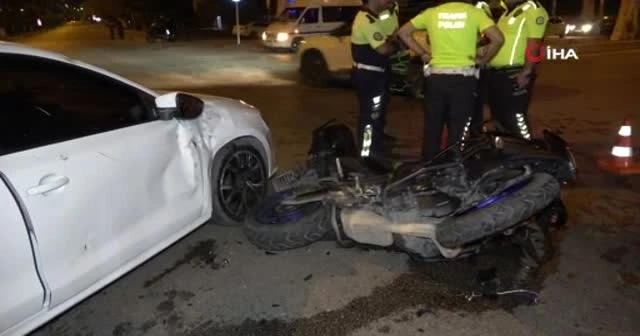 Motosikletli sivil polisler otomobille çarpıştı: 2 polis yaralı