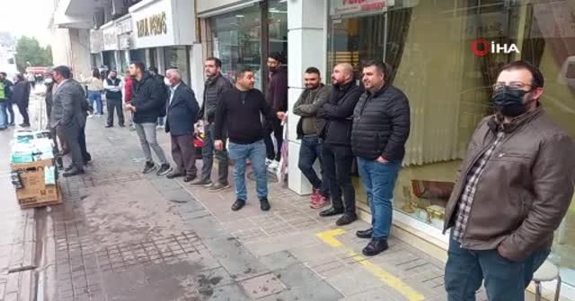 3 yaşındaki çocuk yangın çıkardı, vatandaşlar film gibi seyretti