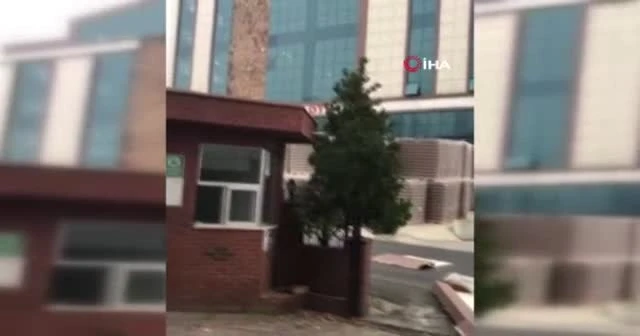 Arnavutköy'de çatıların uçtuğu anlar kamerada