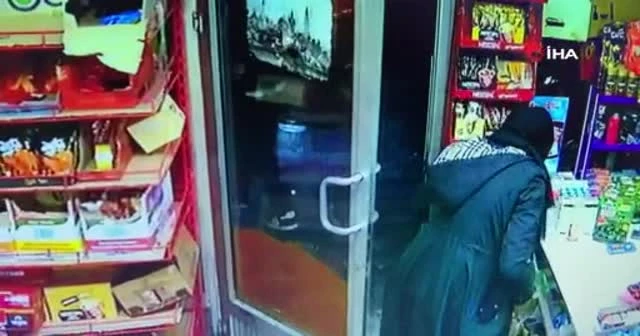 Dolandırıcı kadın kasada duran çocuğu hedef aldı