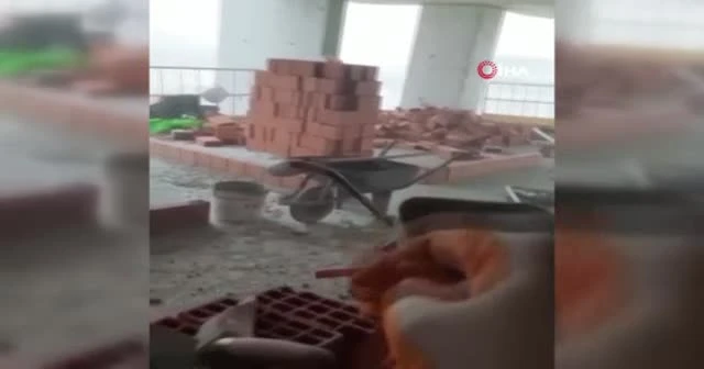 İnşaat işçileri kuvvetli lodostan canlarını zor kurtardı