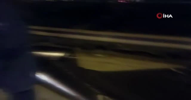 Kamyon otomobili adeta biçti: Çok sayıda yaralı var