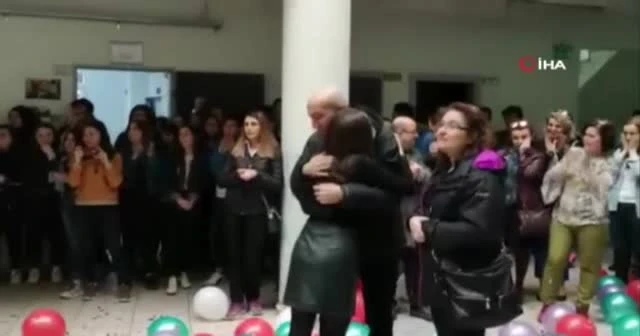 Türkiye'yi ağlatan öğretmen kansere yenik düştü
