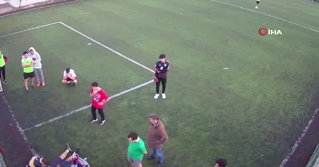 19 yaşındaki genç halı sahada kalp krizi geçirerek hayatını kaybetti