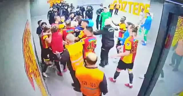 Atakan Çankaya ve İrfan Can Kahveci arasındaki kavganın görüntüleri çıktı