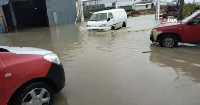 Edirne'de sağanak nedeniyle onlarca iş yerini su bastı
