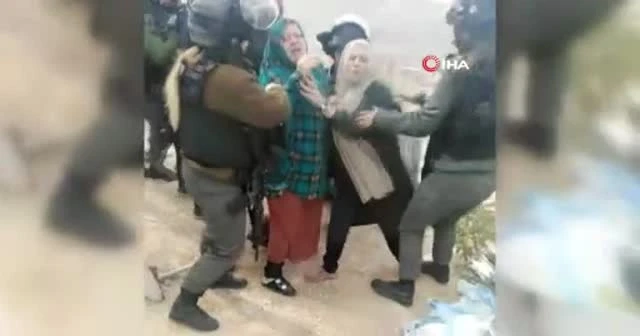 Filistin’de İsrail güçleri, evlerin yıkımını durdurmak isteyen kadınlara saldırdı