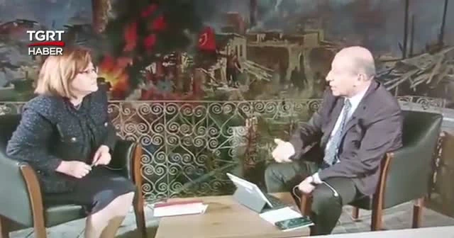 Gazeteci Muharrem Sarıkaya’dan hadsiz hareket! Kameralar önünde İHA ses teknikerine tokat attı