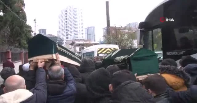 İstanbul'da kahreden kare: 4 çocuk yan yana defnedildi