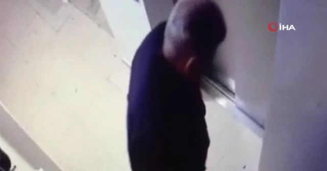 İzmir'de komşu zulmü! 5 ay boyunca kapısına çöp attı, idrarını yaptı