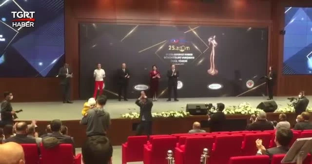 Muharrem Sarıkaya'nın tokat attığı İHA kameramanına vefa ödülü