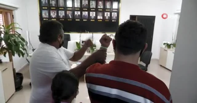 Öfkeli baba Sağlık Bakanlığını bastı