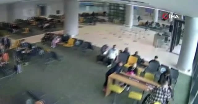 Pasaport pazarlığı havalimanında sona erdi