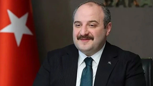 Bakan Varank üçüncü kez baba oldu