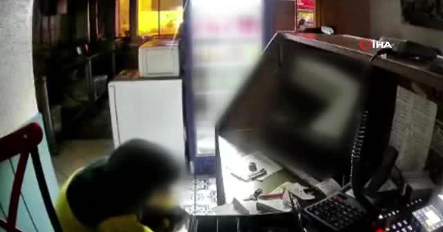 Türk bayrağını öptü, hırsızlık yaptı