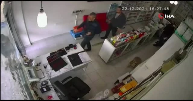 Yine sağlık emekçisi yine şiddet! Hedefte bu kez eczacı var