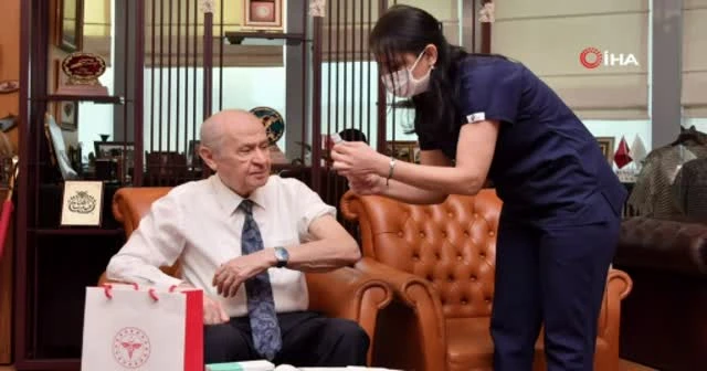 Bahçeli'den milyonlara fotoğraflı TURKOVAC çağrısı