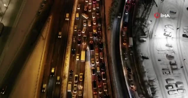 Basın Ekspres'te trafik durdu