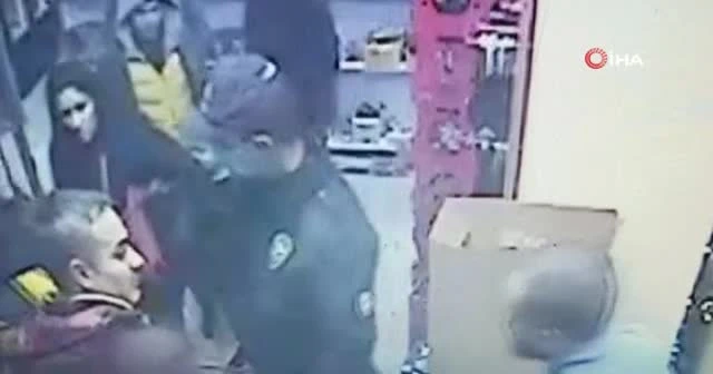 Dehşet anları kamerada: Parmak salladı, bacağından vuruldu