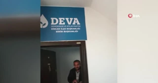 DEVA Partisinde görevini yapmaya çalışan gazeteciye saldırı