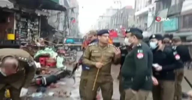 Pakistan'da bombalı saldırı