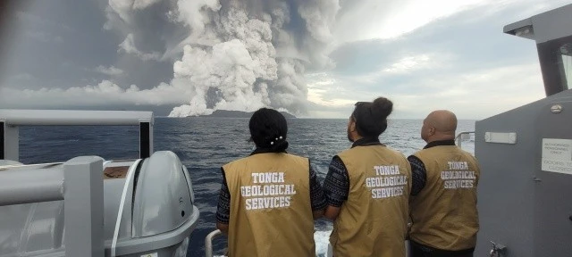 Tonga'da yanardağ ikinci kez 7 kat daha güçlü patladı!
