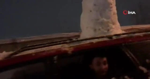 Tuzla’da kardan adam yapıp trafikte gezdirdiler