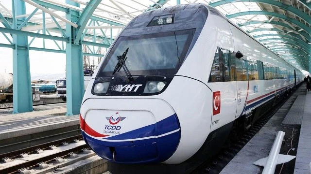Yüksek hızlı trenler karla sınavdan 100 aldı!