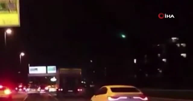 Göktaşı araç kamerasına yansıdı