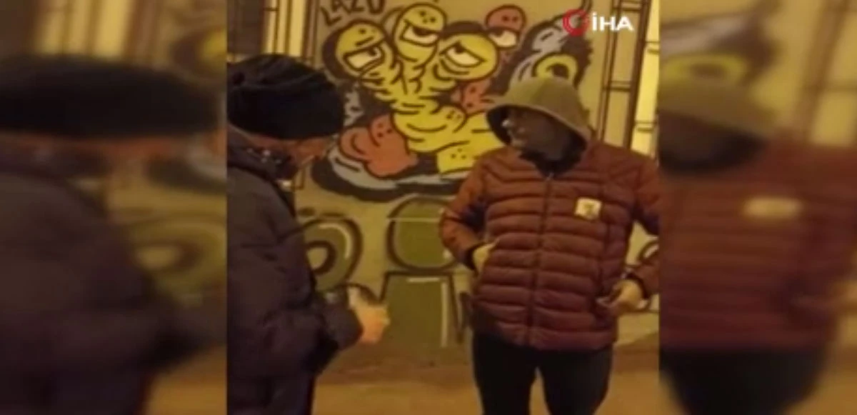 Polislerden para isteyen değnekçi yakalandı