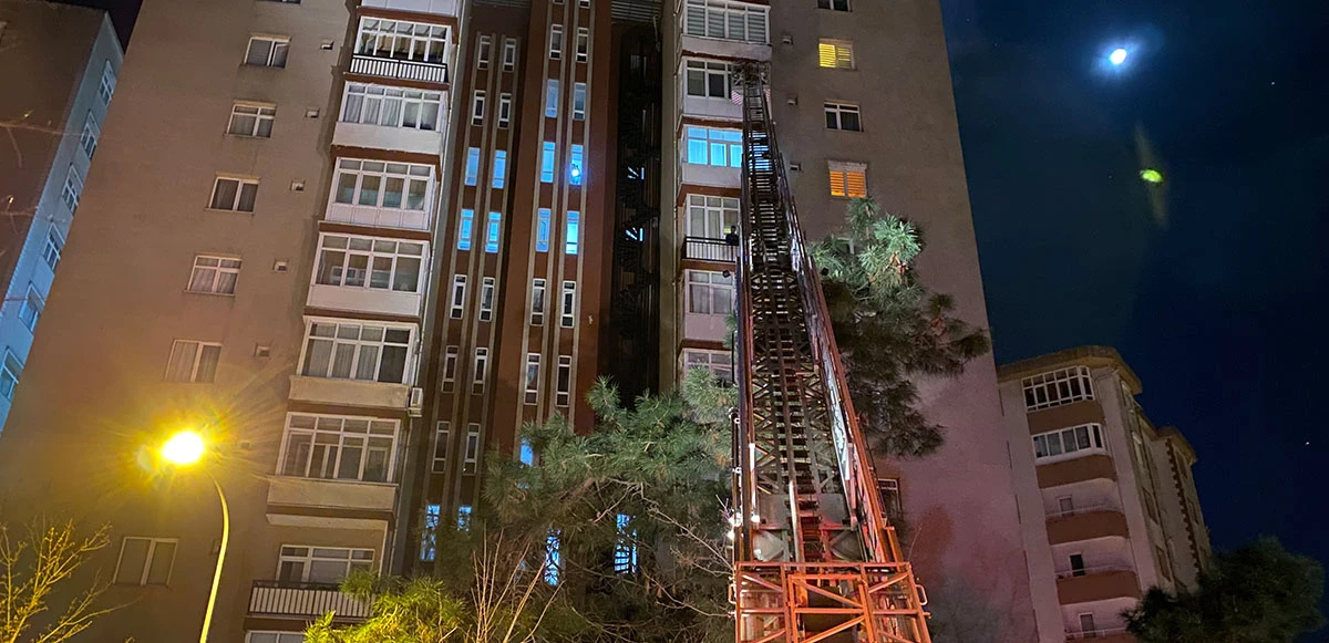 Kartal’da 11 katlı apartmanda yangın paniği