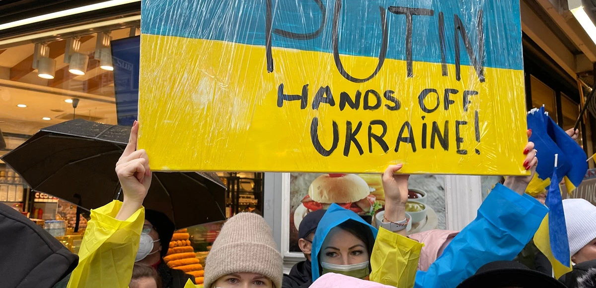 Beyoğlu'nda bulunan Rusya Başkonsolosluğu önünde eylem