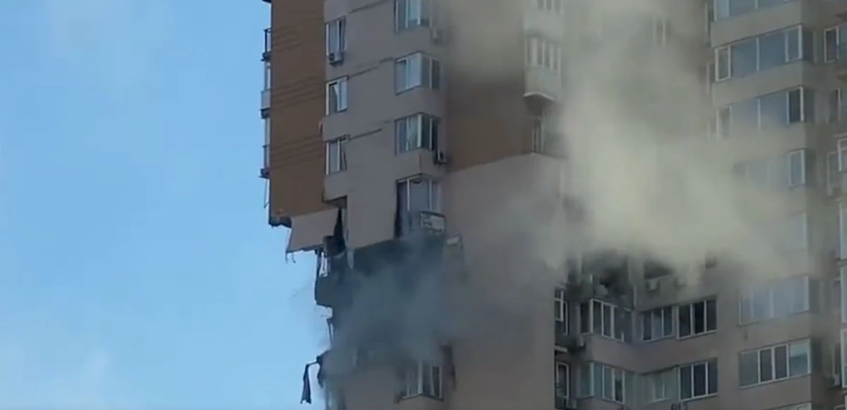 Kiev'de sivillerin yaşadığı bina vuruldu