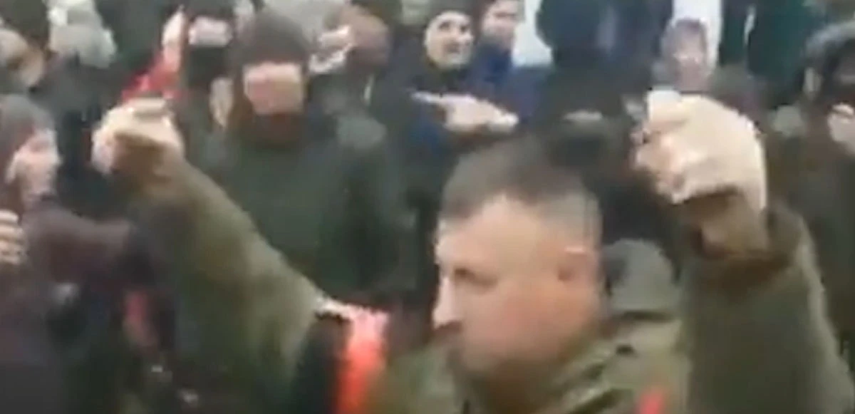 Ruslar şehri el bombası ile terk etti