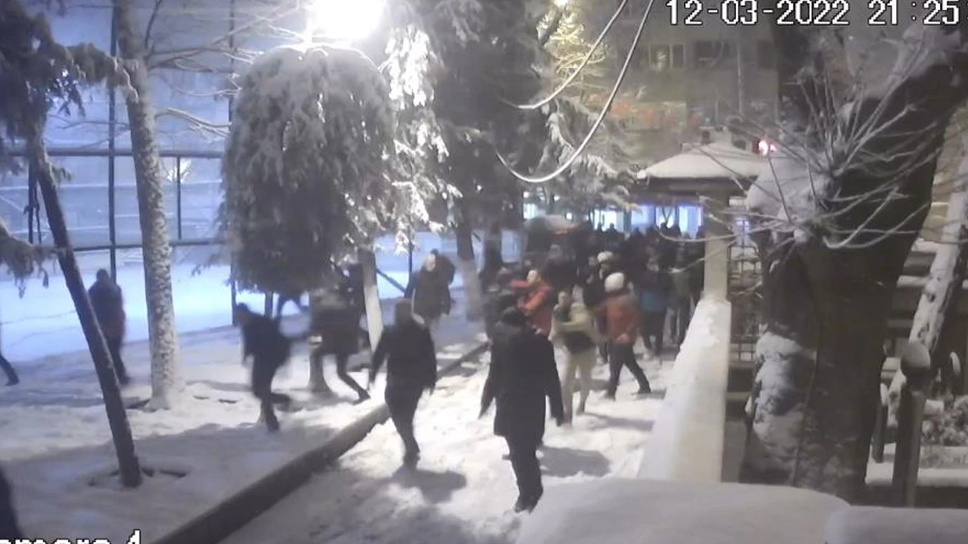 Kartopu savaşında dehşet anları! Silahlar çekildi