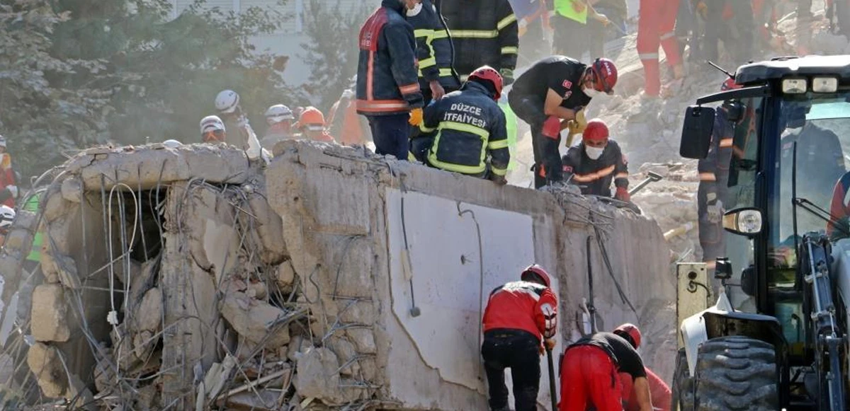 İzmir depreminde sorumlu müteahhitlere ceza yağdı