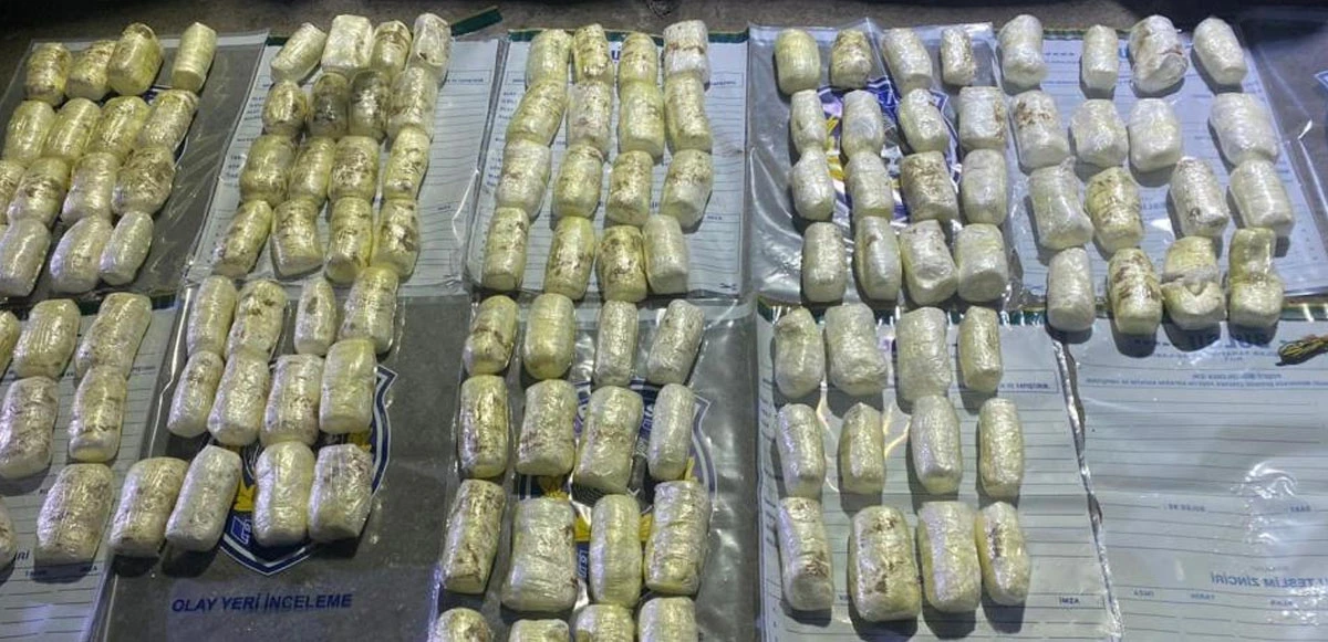Polis memurunun aracından 52 kilo patlayıcı çıktı
