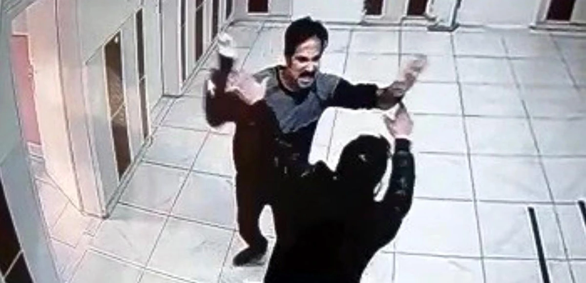 Öğretmen ile velinin kavgası güvenlik kamerasında